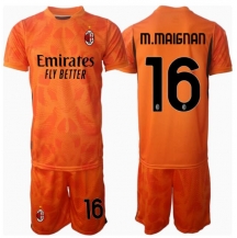 Maillot de football Réplique AC Milan Mike Maignan #16 Gardien de but Extérieur Enfant 2024-25 Manche Courte (+ Pantalon court)