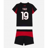 Maillot de football Réplique AC Milan Theo Hernandez #19 Domicile Enfant 2025-26 Manche Courte (+ Pantalon court)