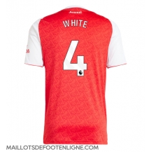 Maillot de football Réplique Arsenal Ben White #4 Domicile 2025-26 Manche Courte