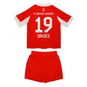 Maillot de football Réplique Bayern Munich Alphonso Davies #19 Domicile Enfant 2025-26 Manche Courte (+ Pantalon court)