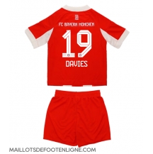 Maillot de football Réplique Bayern Munich Alphonso Davies #19 Domicile Enfant 2025-26 Manche Courte (+ Pantalon court)