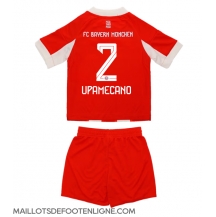 Maillot de football Réplique Bayern Munich Dayot Upamecano #2 Domicile Enfant 2025-26 Manche Courte (+ Pantalon court)