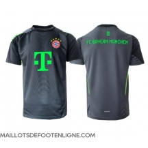 Maillot de football Réplique Bayern Munich Gardien de but Extérieur 2025-26 Manche Courte