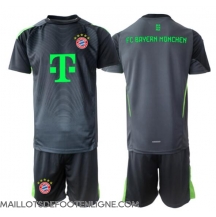 Maillot de football Réplique Bayern Munich Gardien de but Extérieur Enfant 2025-26 Manche Courte (+ Pantalon court)
