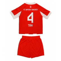 Maillot de football Réplique Bayern Munich Jonathan Tah #4 Domicile Enfant 2025-26 Manche Courte (+ Pantalon court)