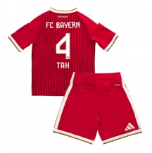 Maillot de football Réplique Bayern Munich Jonathan Tah #4 Domicile Enfant 2026-27 Manche Courte (+ Pantalon court)