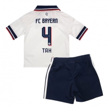 Maillot de football Réplique Bayern Munich Jonathan Tah #4 Extérieur Enfant 2026-27 Manche Courte (+ Pantalon court)