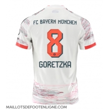 Maillot de football Réplique Bayern Munich Leon Goretzka #8 Extérieur 2025-26 Manche Courte