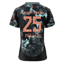 Maillot de football Réplique Bayern Munich Thomas Muller #25 Extérieur Femme 2024-25 Manche Courte