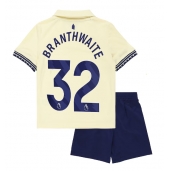 Maillot de football Réplique Everton Jarrad Branthwaite #32 Extérieur Enfant 2025-26 Manche Courte (+ Pantalon court)