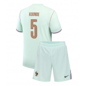 Maillot de football Réplique France Jules Kounde #5 Extérieur Enfant Mondial 2026 Manche Courte (+ Pantalon court)