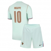 Maillot de football Réplique France Kylian Mbappe #10 Extérieur Enfant Mondial 2026 Manche Courte (+ Pantalon court)