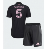 Maillot de football Réplique Inter Miami Casemiro #5 Extérieur Enfant 2026-27 Manche Courte (+ Pantalon court)
