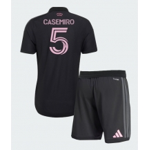 Maillot de football Réplique Inter Miami Casemiro #5 Extérieur Enfant 2026-27 Manche Courte (+ Pantalon court)