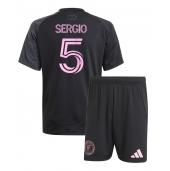 Maillot de football Réplique Inter Miami Sergio Busquets #5 Extérieur Enfant 2025-26 Manche Courte (+ Pantalon court)
