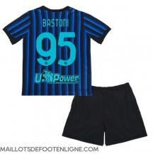 Maillot de football Réplique Inter Milan Alessandro Bastoni #95 Domicile Enfant 2025-26 Manche Courte (+ Pantalon court)