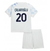 Maillot de football Réplique Inter Milan Hakan Calhanoglu #20 Extérieur Enfant 2025-26 Manche Courte (+ Pantalon court)