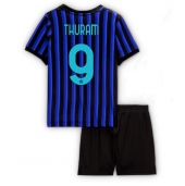 Maillot de football Réplique Inter Milan Marcus Thuram #9 Domicile Enfant 2025-26 Manche Courte (+ Pantalon court)