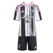 Maillot de football Réplique Juventus Domicile Enfant 2025-26 Manche Courte (+ Pantalon court)