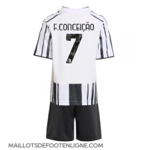 Maillot de football Réplique Juventus Francisco Conceicao #7 Domicile Enfant 2025-26 Manche Courte (+ Pantalon court)