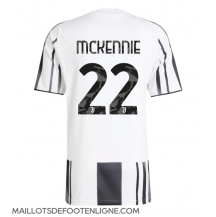 Maillot de football Réplique Juventus Weston McKennie #22 Domicile 2025-26 Manche Courte