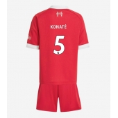 Maillot de football Réplique Liverpool Ibrahima Konate #5 Domicile Enfant 2025-26 Manche Courte (+ Pantalon court)