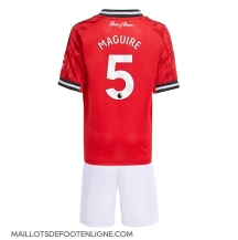 Maillot de football Réplique Manchester United Harry Maguire #5 Domicile Enfant 2025-26 Manche Courte (+ Pantalon court)