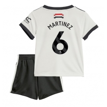 Maillot de football Réplique Manchester United Lisandro Martinez #6 Troisième Enfant 2024-25 Manche Courte (+ Pantalon court)