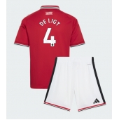 Maillot de football Réplique Manchester United Matthijs de Ligt #4 Domicile Enfant 2026-27 Manche Courte (+ Pantalon court)