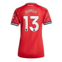 Maillot de football Réplique Manchester United Patrick Dorgu #13 Domicile Femme 2025-26 Manche Courte