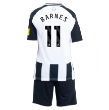 Maillot de football Réplique Newcastle United Harvey Barnes #11 Domicile Enfant 2024-25 Manche Courte (+ Pantalon court)