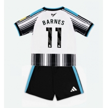 Maillot de football Réplique Newcastle United Harvey Barnes #11 Domicile Enfant 2026-27 Manche Courte (+ Pantalon court)