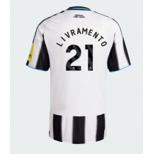 Maillot de football Réplique Newcastle United Tino Livramento #21 Domicile 2025-26 Manche Courte