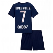 Maillot de football Réplique Paris Saint-Germain Khvicha Kvaratskhelia #7 Domicile Enfant 2025-26 Manche Courte (+ Pantalon court)