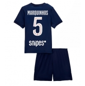 Maillot de football Réplique Paris Saint-Germain Marquinhos #5 Domicile Enfant 2025-26 Manche Courte (+ Pantalon court)