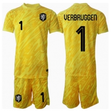 Maillot de football Réplique Pays-Bas Bart Verbruggen #1 Gardien de but Extérieur Enfant Europe 2024 Manche Courte (+ Pantalon court)