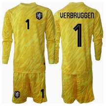 Maillot de football Réplique Pays-Bas Bart Verbruggen #1 Gardien de but Extérieur Enfant Europe 2024 Manche Longue (+ Pantalon court)
