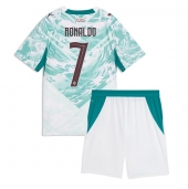Maillot de football Réplique Portugal Cristiano Ronaldo #7 Extérieur Enfant Mondial 2026 Manche Courte (+ Pantalon court)