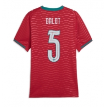 Maillot de football Réplique Portugal Diogo Dalot #5 Domicile Femme Mondial 2026 Manche Courte