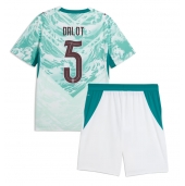 Maillot de football Réplique Portugal Diogo Dalot #5 Extérieur Enfant Mondial 2026 Manche Courte (+ Pantalon court)