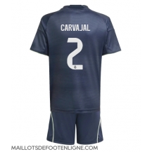 Maillot de football Réplique Real Madrid Daniel Carvajal #2 Extérieur Enfant 2025-26 Manche Courte (+ Pantalon court)