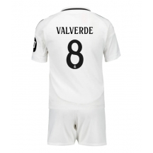 Maillot de football Réplique Real Madrid Federico Valverde #8 Domicile Enfant 2024-25 Manche Courte (+ Pantalon court)