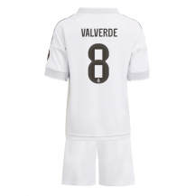 Maillot de football Réplique Real Madrid Federico Valverde #8 Domicile Enfant 2025-26 Manche Courte (+ Pantalon court)
