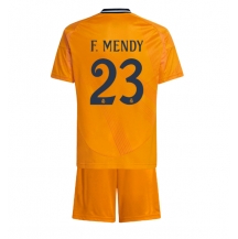 Maillot de football Réplique Real Madrid Ferland Mendy #23 Extérieur Enfant 2024-25 Manche Courte (+ Pantalon court)