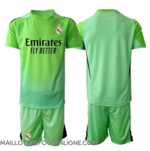 Maillot de football Réplique Real Madrid Gardien de but Extérieur Enfant 2025-26 Manche Courte (+ Pantalon court)