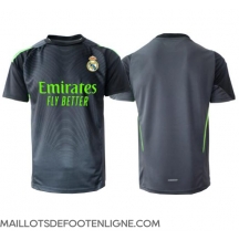 Maillot de football Réplique Real Madrid Gardien de but Troisième 2025-26 Manche Courte