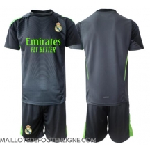 Maillot de football Réplique Real Madrid Gardien de but Troisième Enfant 2025-26 Manche Courte (+ Pantalon court)