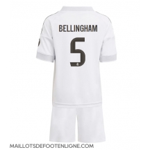 Maillot de football Réplique Real Madrid Jude Bellingham #5 Domicile Enfant 2025-26 Manche Courte (+ Pantalon court)