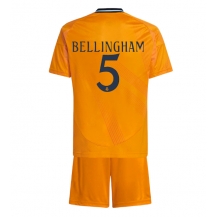 Maillot de football Réplique Real Madrid Jude Bellingham #5 Extérieur Enfant 2024-25 Manche Courte (+ Pantalon court)