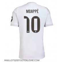 Maillot de football Réplique Real Madrid Kylian Mbappe #10 Domicile 2025-26 Manche Courte